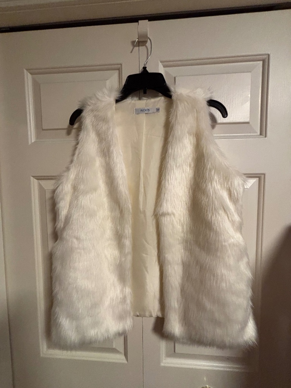 Ricki's Faux White Vest
